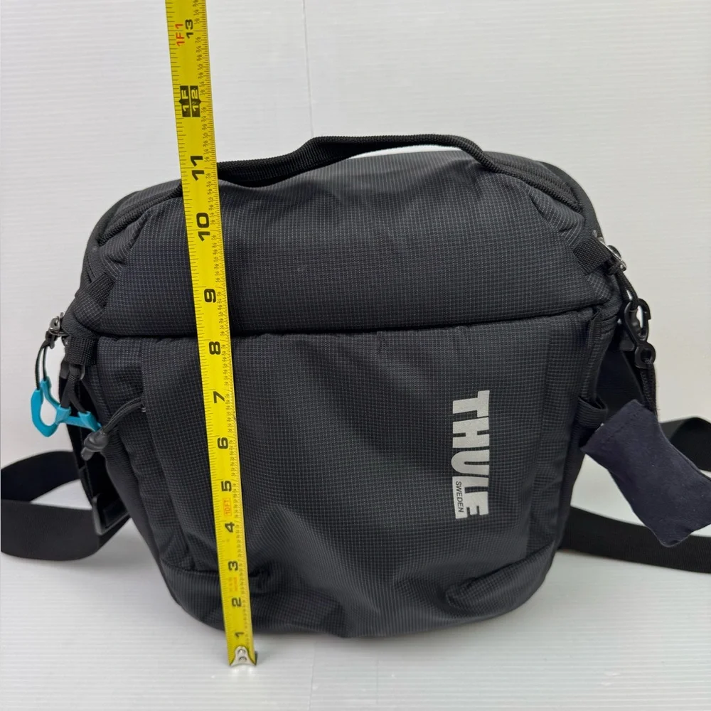 THULE Aspect Camera DSLR Shoulder Pack Travel Bag Padded - Black NO DIVIDERS